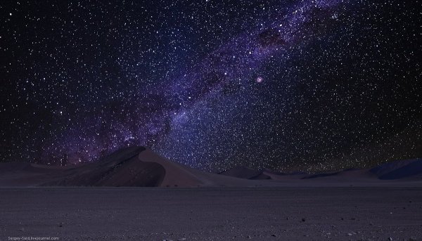 Красивое ночное небо в пустыне