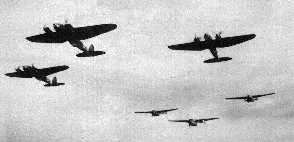 Самолет ВОВ вид снизу