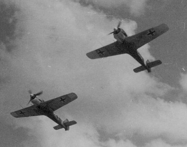 Пикирующий бомбардировщик Юнкерс бомбы