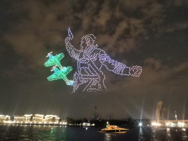 Шоу дронов в Петербурге