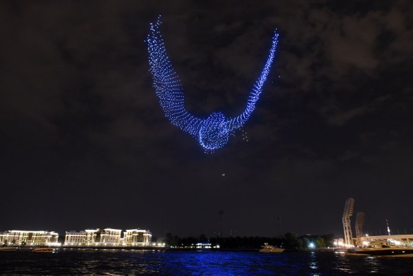 Шоу дронов в Санкт-Петербурге