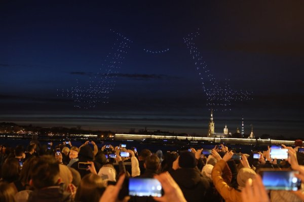 Квадрокоптеры для светового шоу