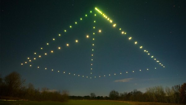 Квадрокоптер в небе