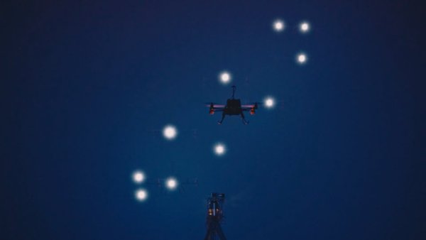Шоу дронов в Питере