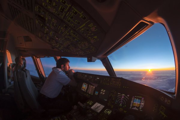 Окно Боинг 777 кабина