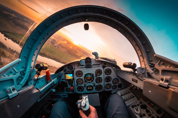 Кабина пилота самолета