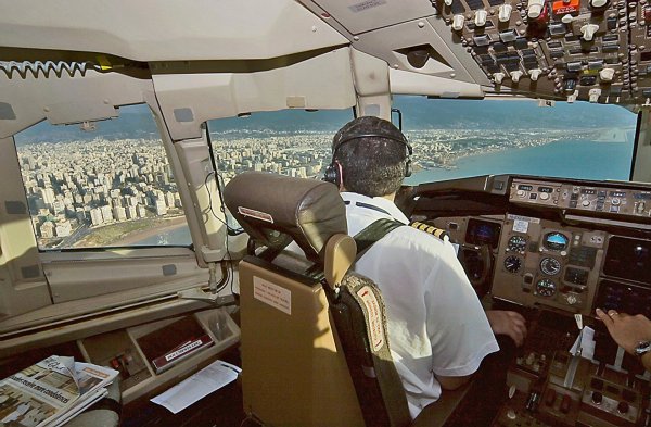 Кабина самолета в полете