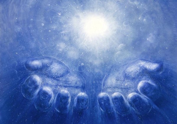 Рука тянется к небу