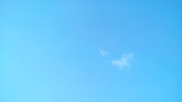 Цвет неба однотонный