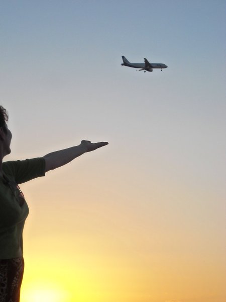 Девушка в самолете