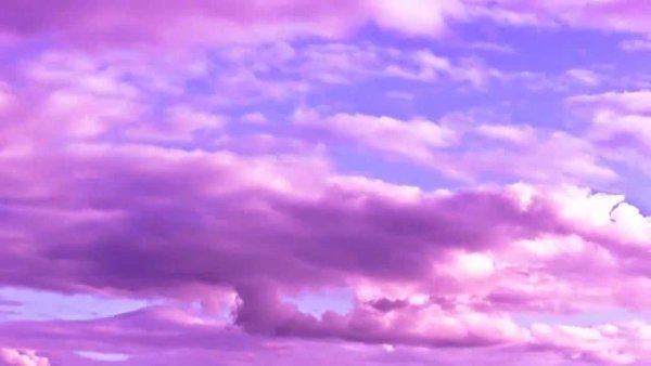 Светло фиолетовые облака