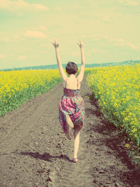 Елизавета Майская босиком