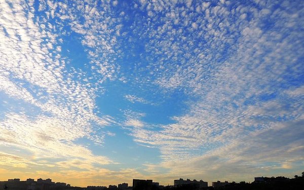 Небо перистые облака