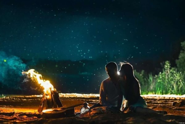 Влюбленные под звездным небом