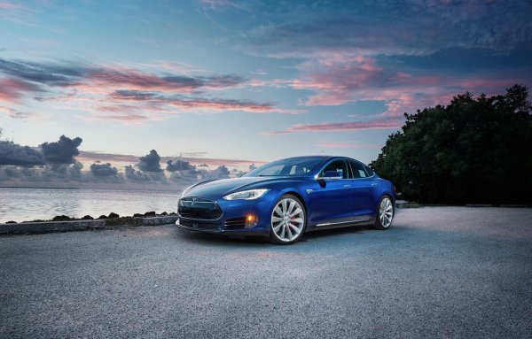 Tesla model s Blue