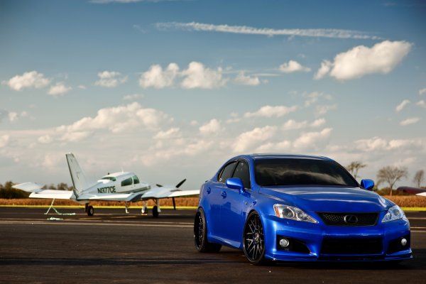 ISF Лексус на обои