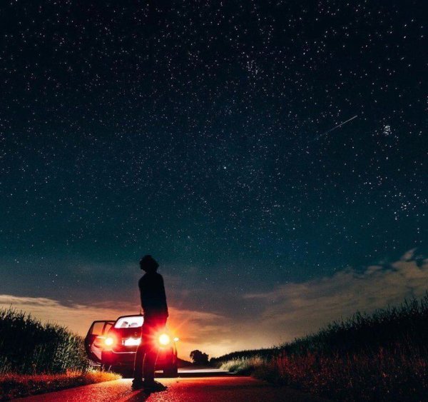 Машина ночью звезды