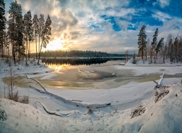 Под голубыми небесами великолепными коврами