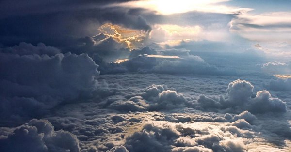 Среди облаков