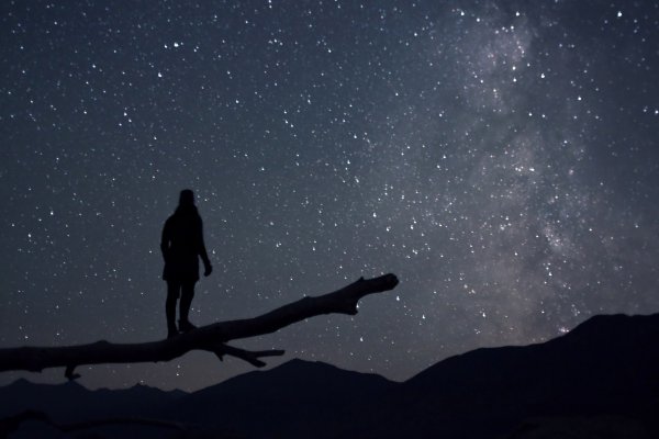 Человек ночью