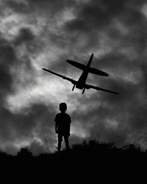 Самолет в облаках