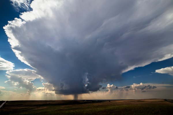 Тревожное пасмурное небо