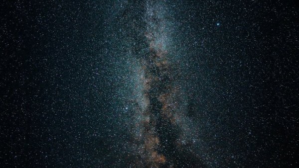 Черное небо со звездами