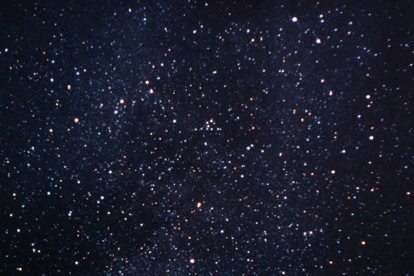 Черное небо со звездами