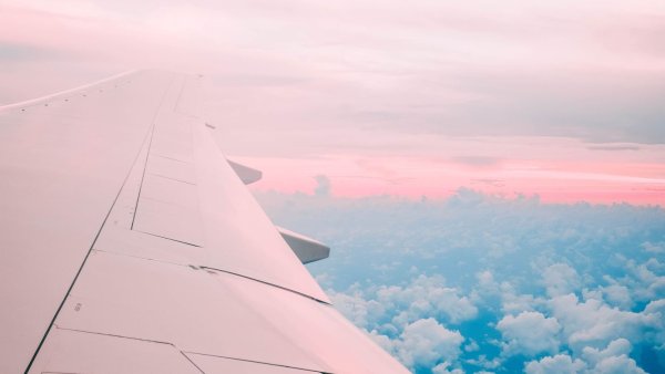 Самолет в облаках