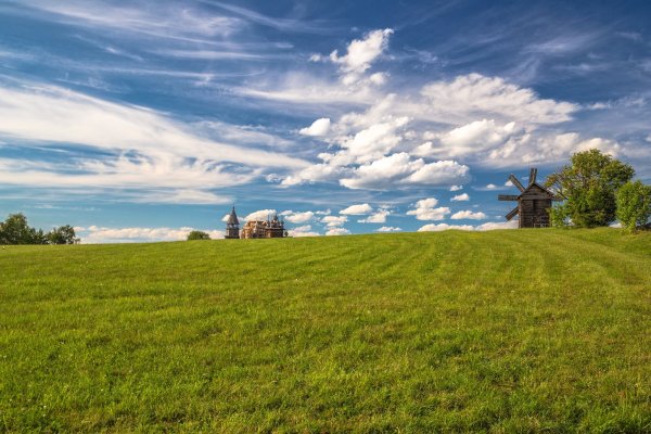 Суздаль Церковь в поле