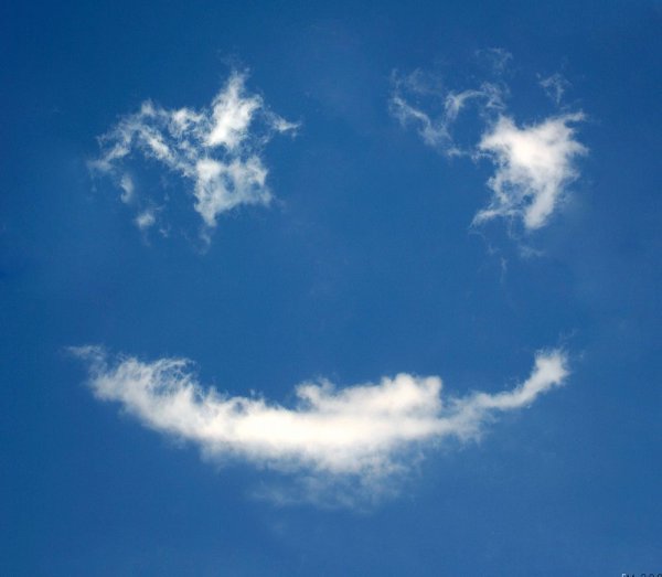 Фигуры из облаков на небе