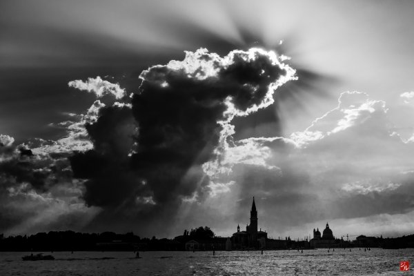 Черное небо