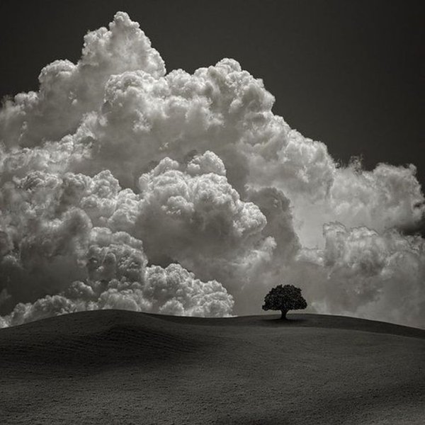 Облака черно белые