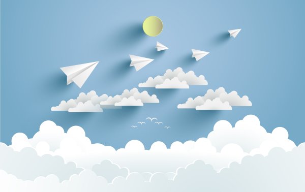 Бумажный самолетик в небе
