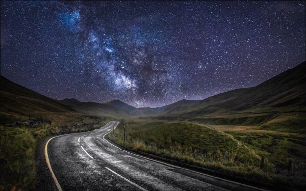 Ночное небо и дорога