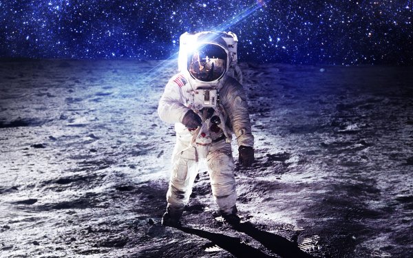 Космонавт в космосе