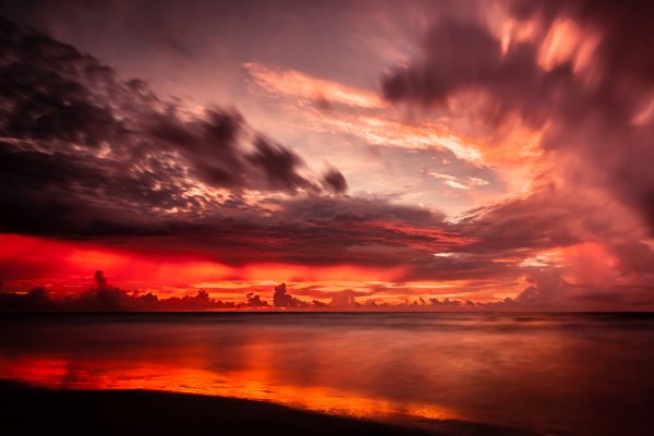 Багровый закат