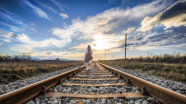 Человек на железной дороге