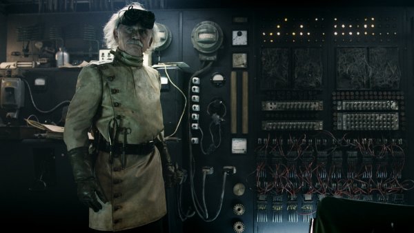 Iron Sky фильм 2012