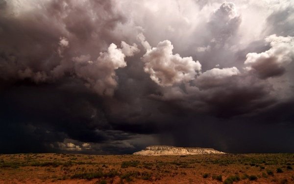 Тяжелые облака