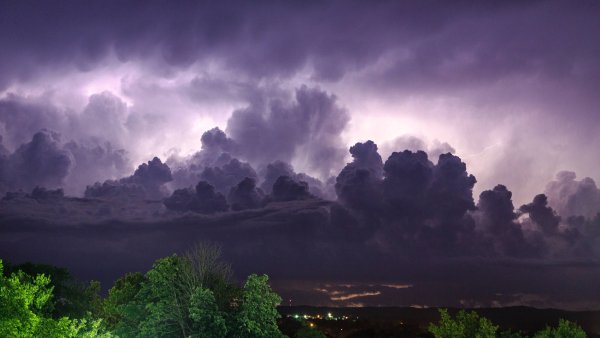 Темное грозовое небо