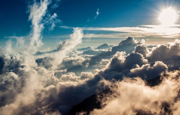 Солнце в облаках