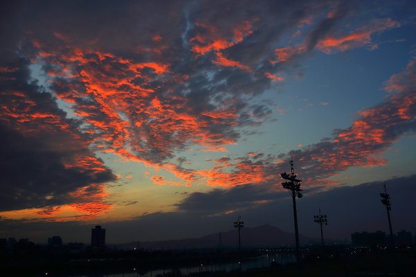 Город с красным небом