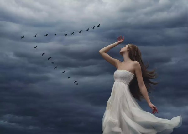 Воздушный шарик улетает