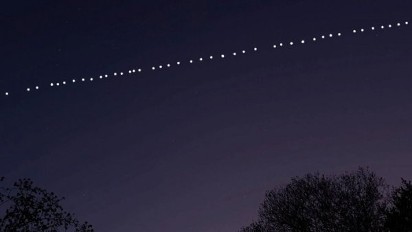 Спутники Илона маска