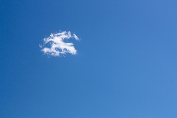 Маленькое облачко на небе