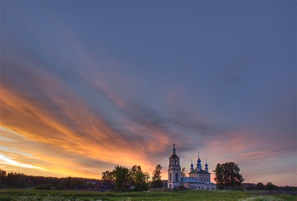 Облака над Церковью