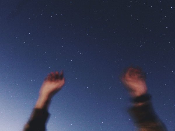 Девушка в воздухе