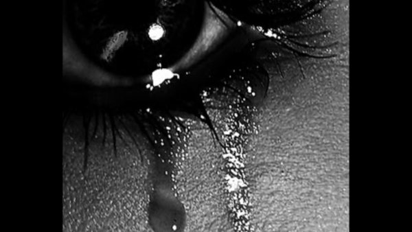 Глаз со слезой