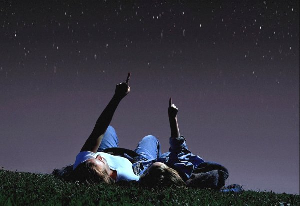 Человек на фоне звездного неба